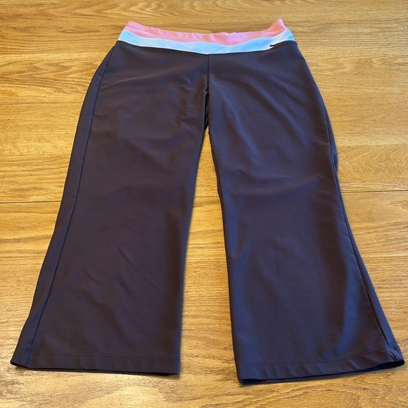 Nike Yoga Pants - Picture 2 of 5